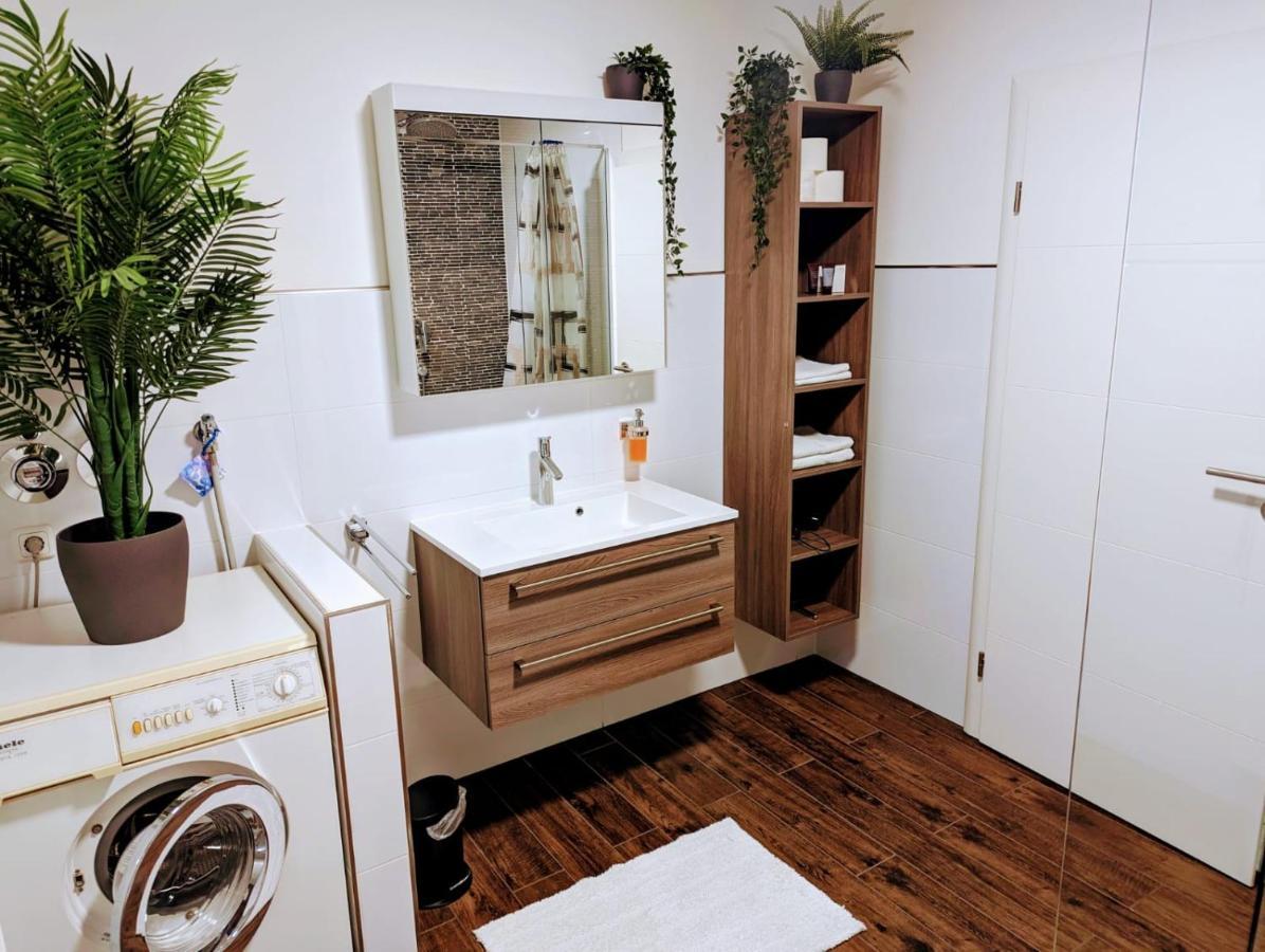 Ferienwohnung Jobst - Ruhig Mit Blick Ins Gruene Nittenau Esterno foto